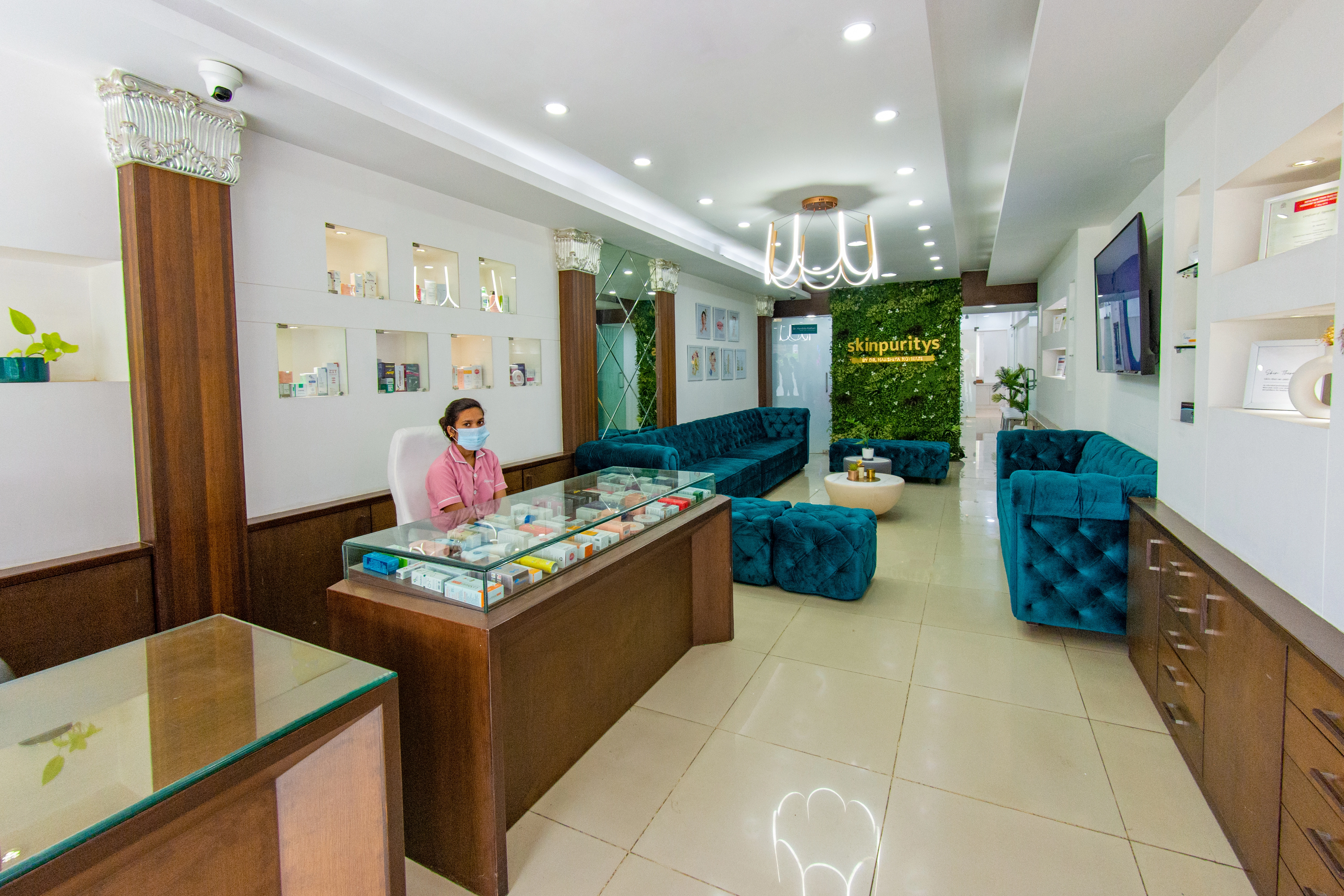 Reception of skin clinic in Indore 